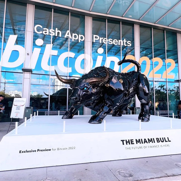 Vilead 20cm The Miami Bitcoin Bull Model Statue Robot Sculpture Office Desk Home Decoration Coins Badge Wall Street OX Bitcoin