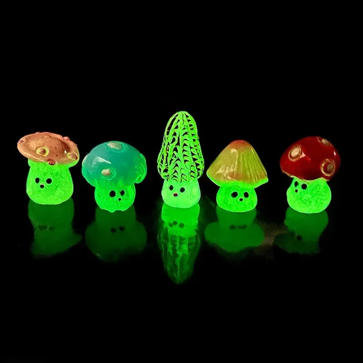 6PCS Miniatures Cartoon Mushrooms Fairy Garden Decoration Luminous Mini Cute Mushroom Moss Micro Landscape Accessories
